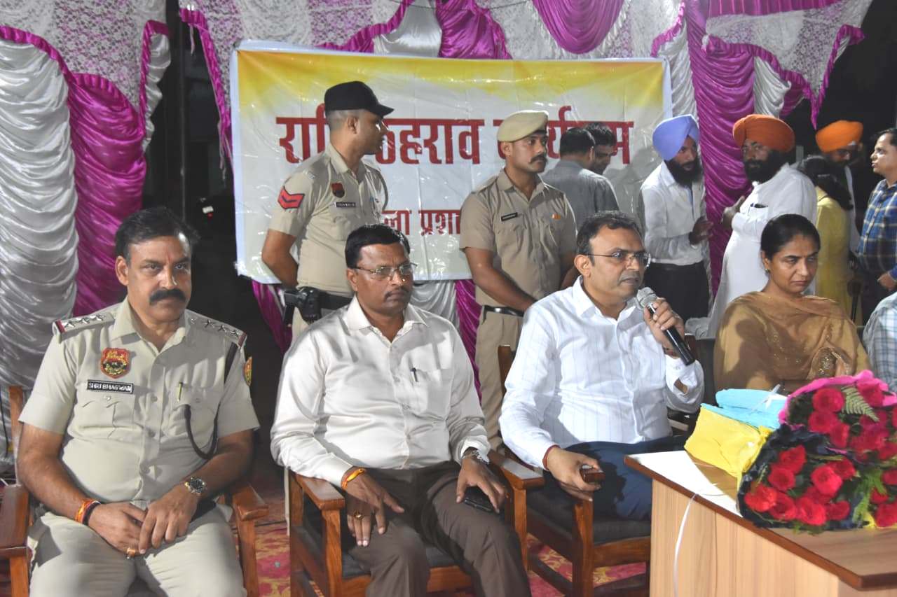 गांव थरोटा में रात्रि ठहराव पर पहुंचे एसडीएम अनुभव मेहता, आमजन की समस्याओं का मौके पर किया समाधान
